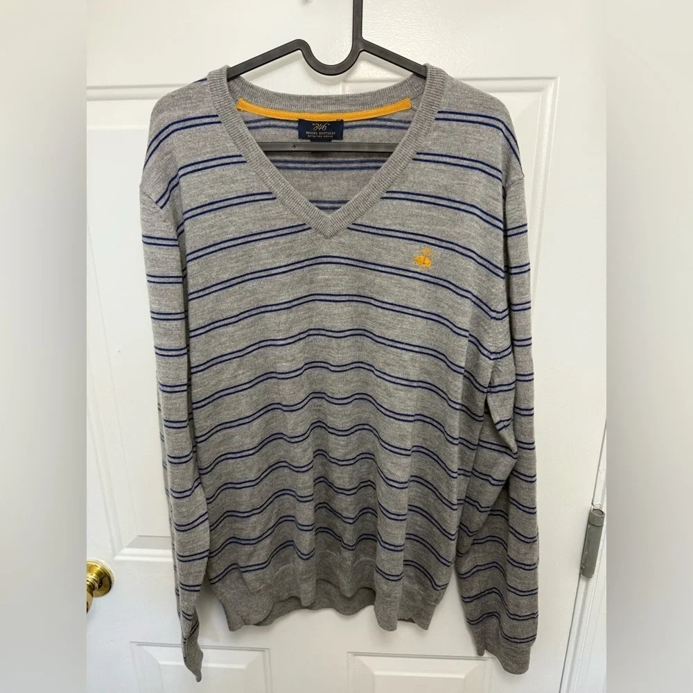 Men’s Brooks Brothers 346 100% Merino Wool Striped V Neck Sweater Size Large